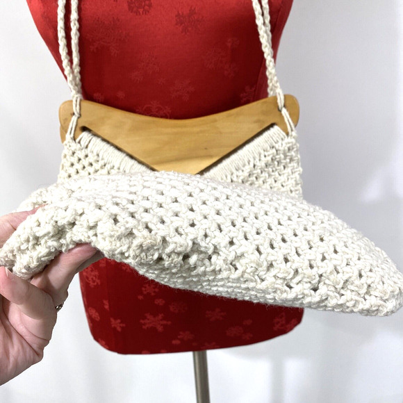 Vintage Mister Ernest Handbag White Macrame Shoulder Bag Purse with Wooden Frame - Picture 5 of 8